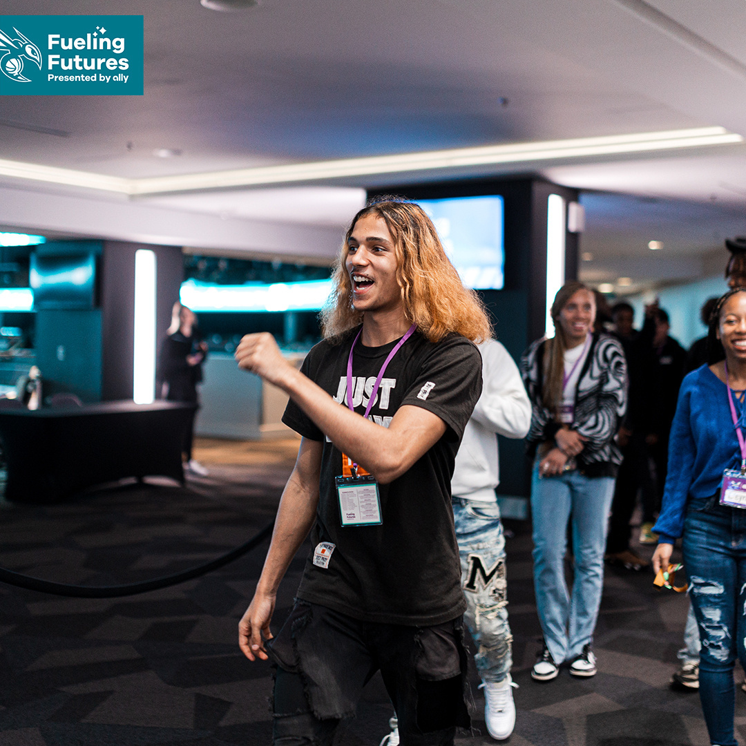 包含夏洛特黄蜂发布备战花絮，赛前再遭质疑，欧冠任务艰巨，球探报告显示潜力的词条-爱游戏正版体验