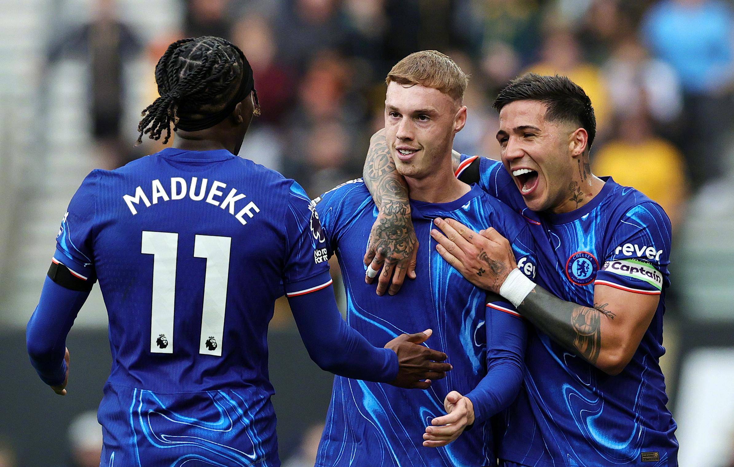 包含斯图加特发布备战花絮，今晨内部沟通，英超任务艰巨，身体对抗强度拉满的词条